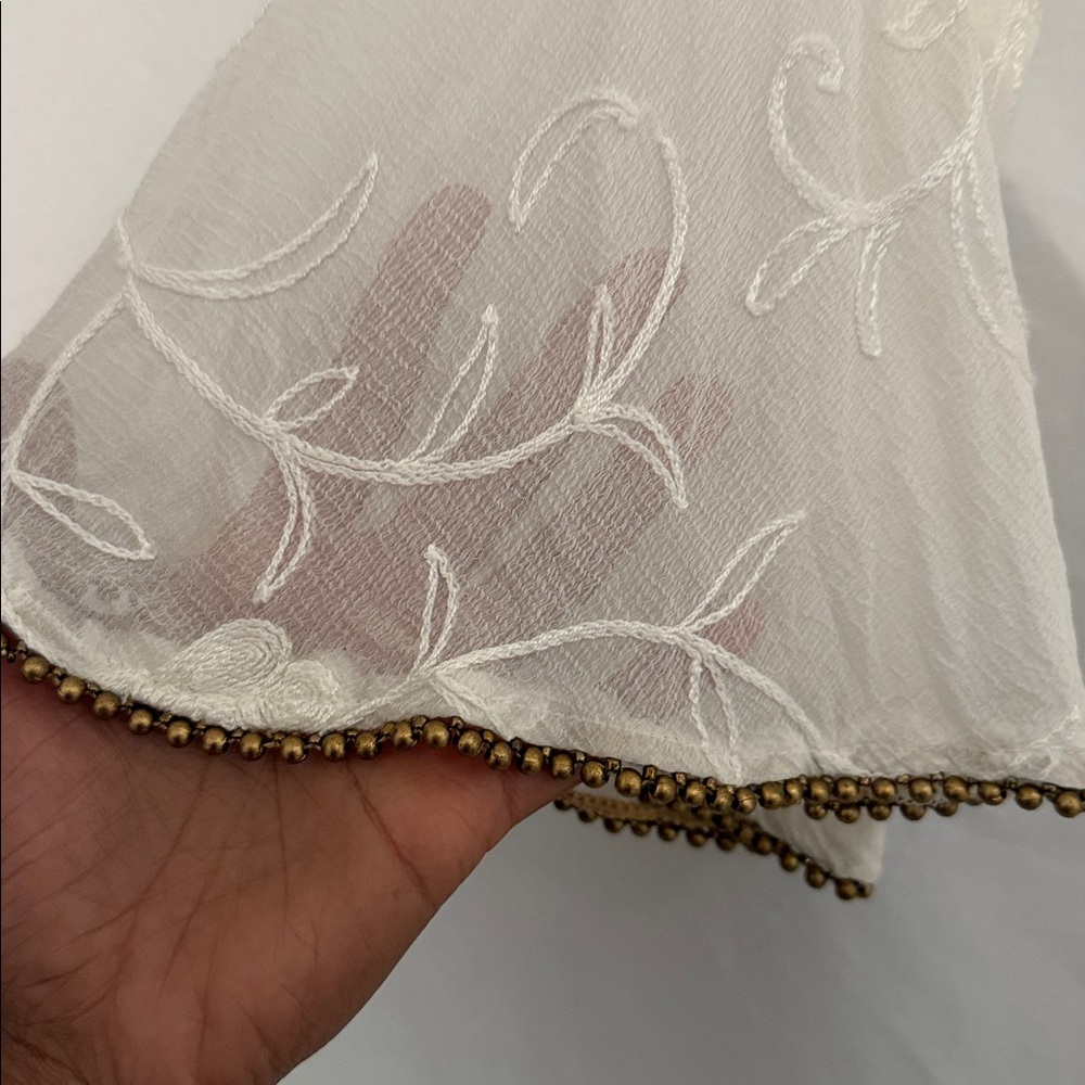 Elegant Sheer Lace Robe - Cream - Picture 3 of 3